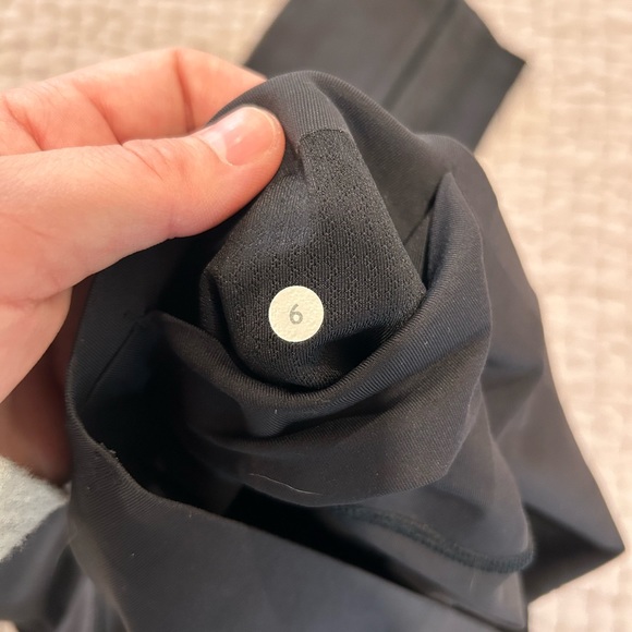 Black Lululemon Leggings Size 6 - Picture 5 of 5